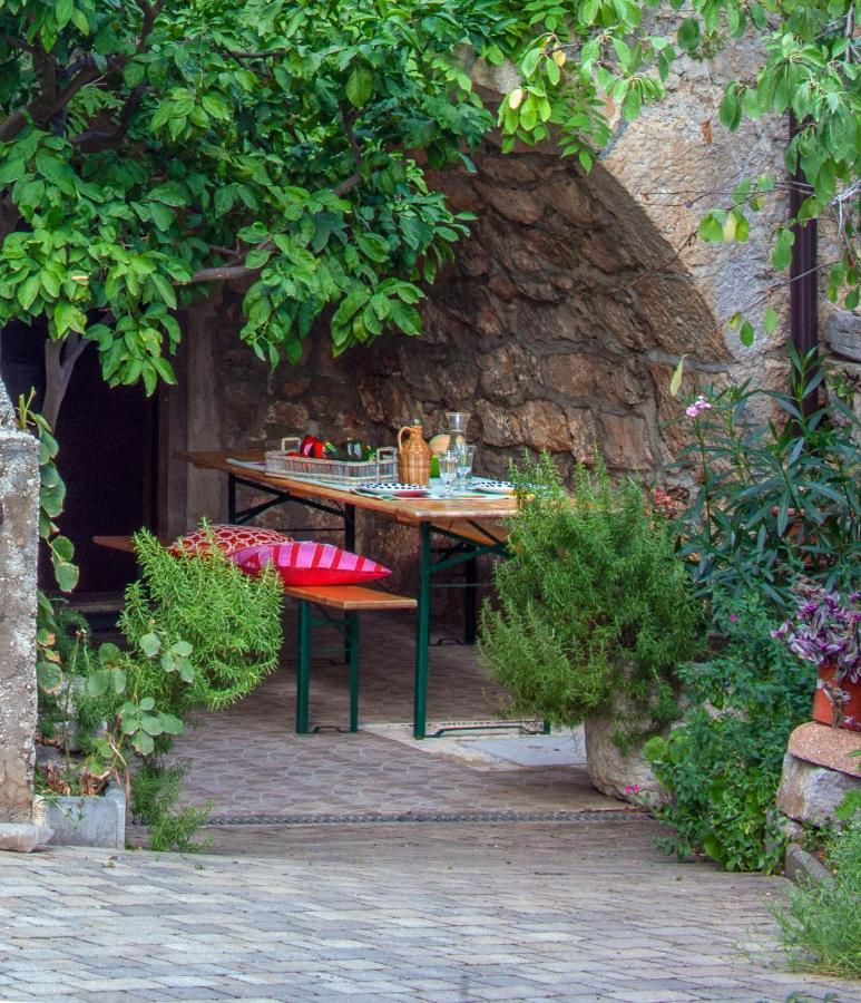 Holiday Home Kuca Na Moru Kornić Esterno foto