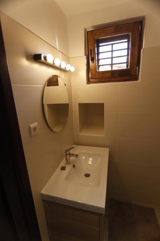 Holiday Home Kuca Na Moru Kornić Esterno foto